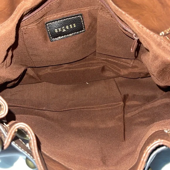 Beautiful Large Axcess Purse Multiple Colors - Picture 4 of 6